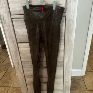 SPANX olive green Leggings snake print. Size small